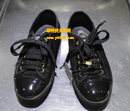 黑色托德斯（TODS）漆皮磨砂鞋护理图