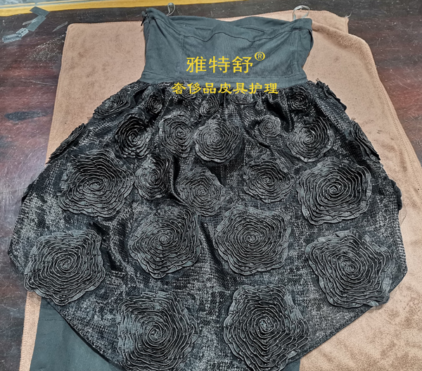 �ҵ�FENDI�������ϻ�������Ƥ�޸�