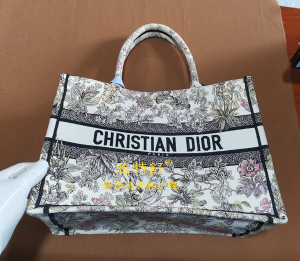 DIOR迪奥布面发黄清洗保养 DIOR迪奥布面发黄清洗保养